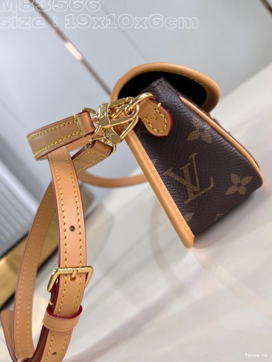Cheap Nano VUITTON CM LOUIS Diane-19*10.5*6 0729